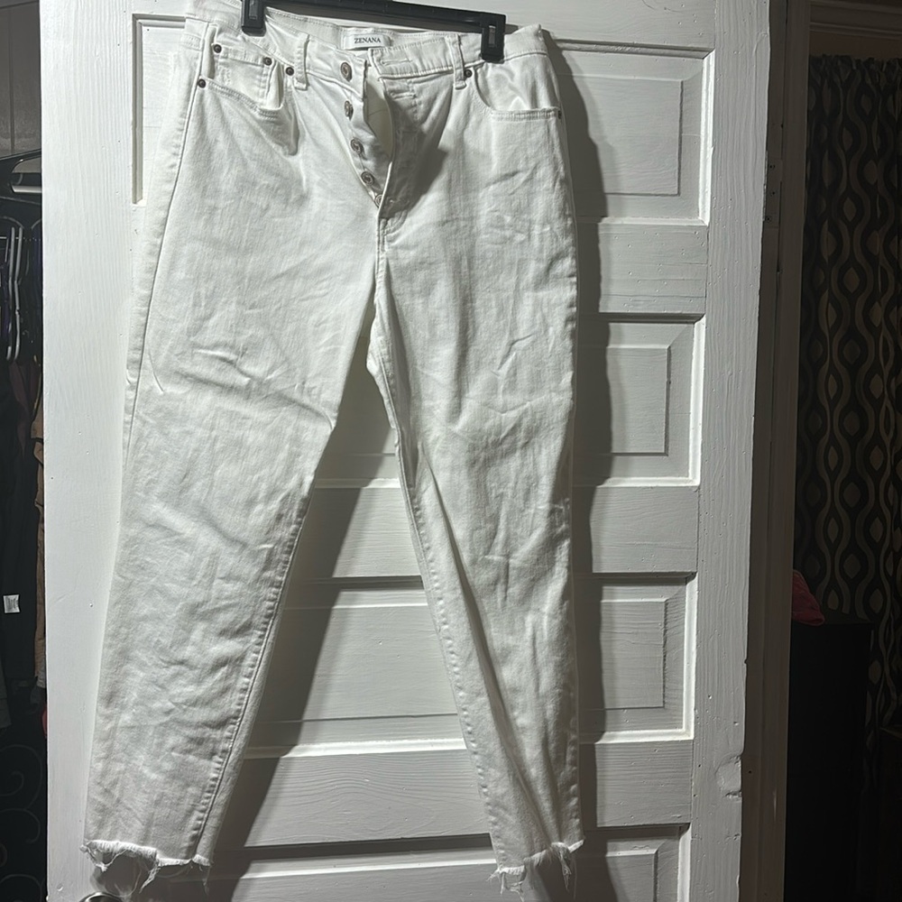 White skinny jeans